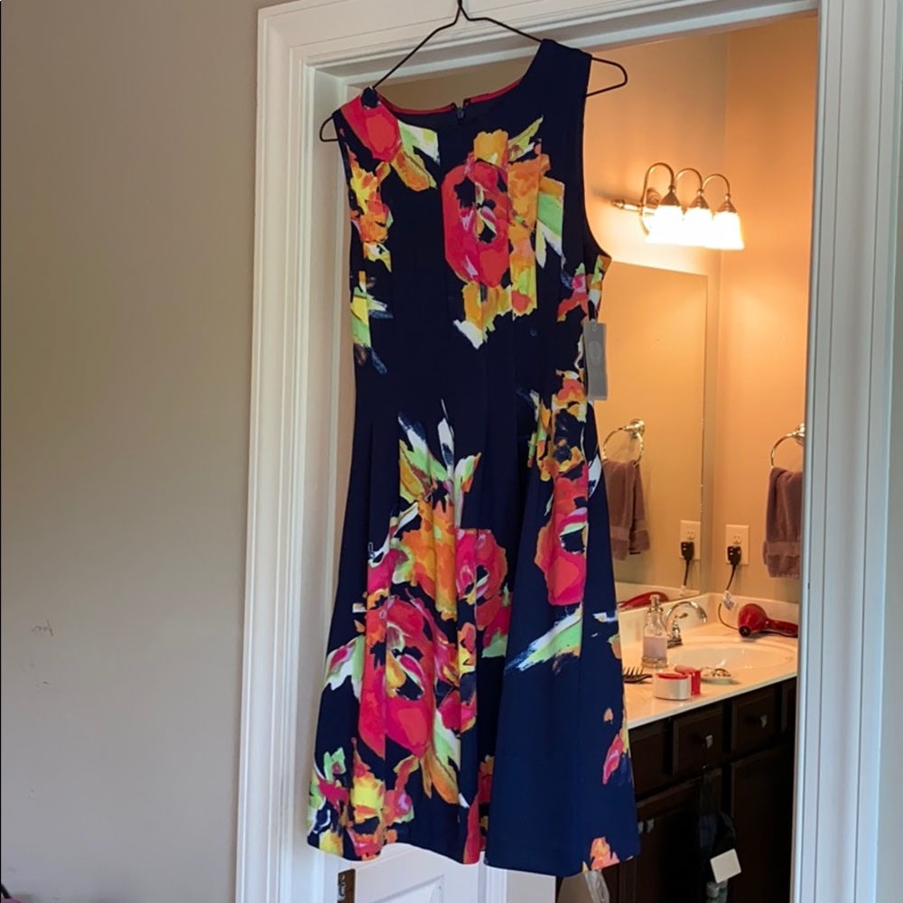 Vince Camuto NWT sleeveless dress